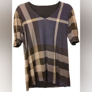 Authentic Burberry reversal t-shirt signature check or solid